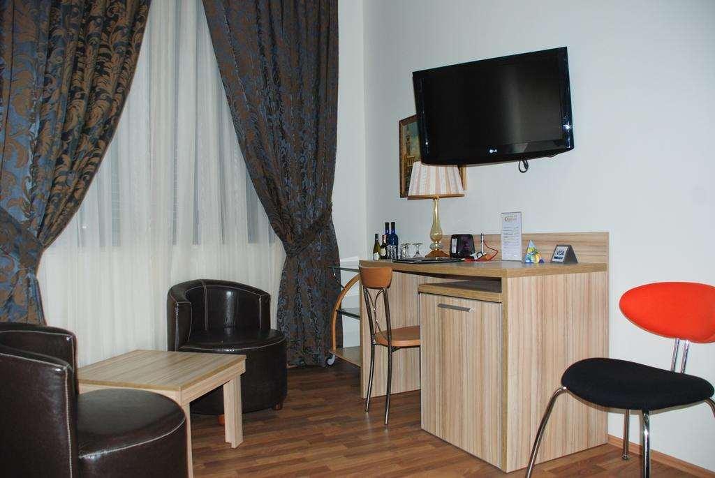 Hotel Comfort Tirana Room photo