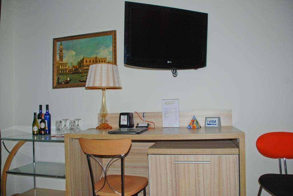 Hotel Comfort Tirana Room photo