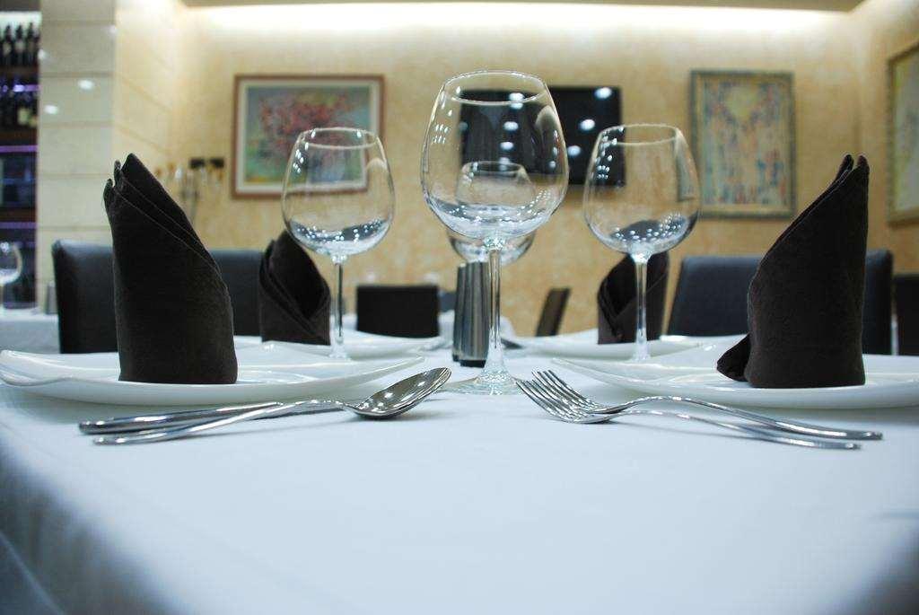 Hotel Comfort Tirana Restaurant photo